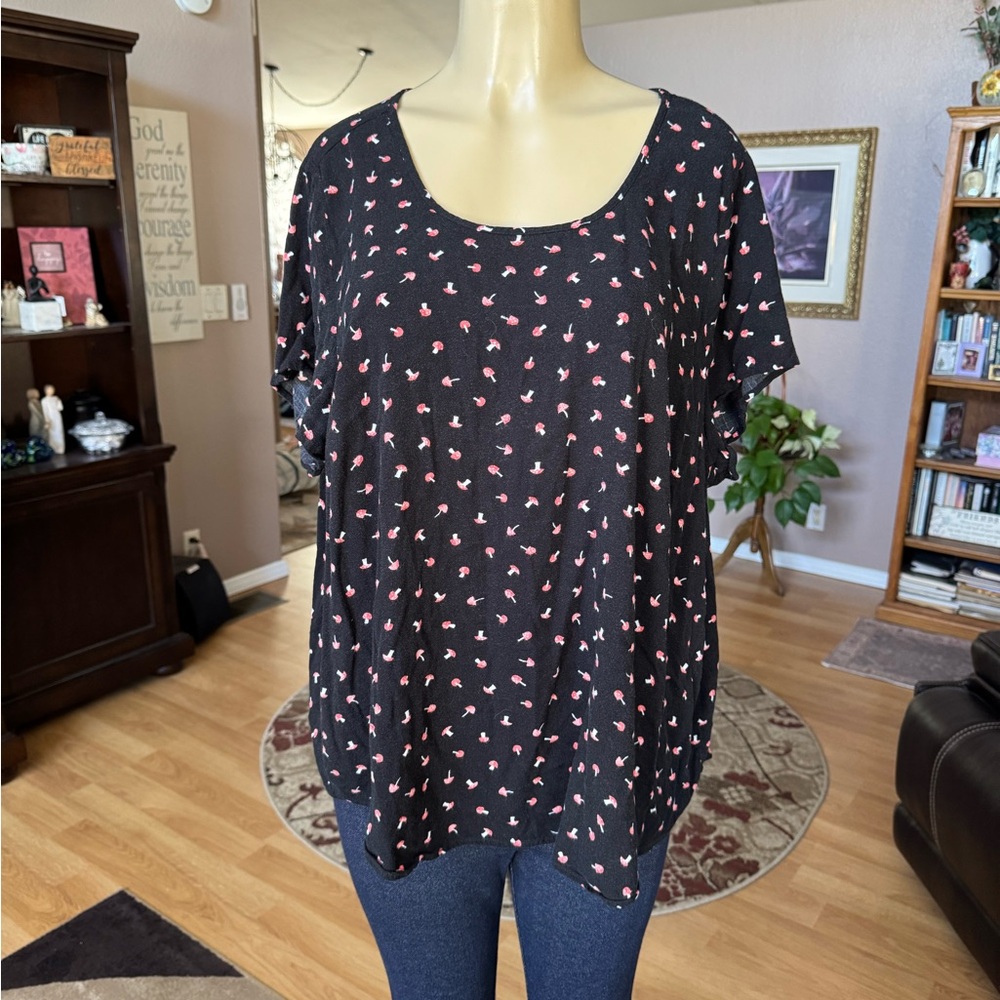 Torrid pink, black & white short sleeve blouse-size XXXL
